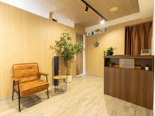 ハリカフェ(HARI CAFE)の雰囲気（シンプルで落ち着いた空間でお客様をお迎えをさせていただきます）
