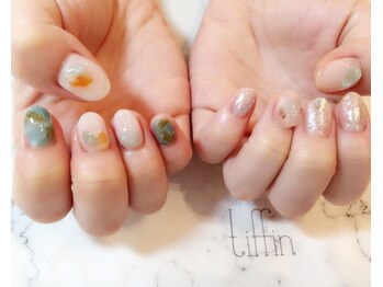 ネイルサロン ティフィン(tiffin)/クリアと天然石で夏ネイル