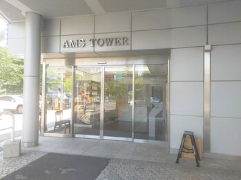 オル(OLU)/【道案内】エントランス入り口