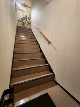 ヴィセル(VISEL)/階段をお上がりください