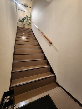 ヴィセル(VISEL)/階段をお上がりください