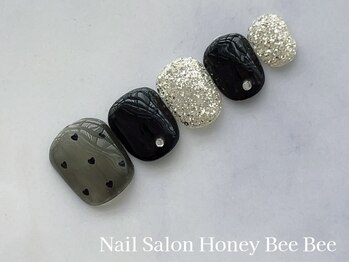 ハニービービー(Honey Bee Bee)/シースルーハートフットネイル