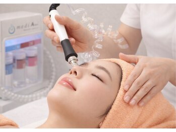 プライムデュオ(Prime Duo)の写真/水を使わず3種類の美容液で毛穴を洗う【ハイドロ毛穴洗浄】新発想の微細気泡で古い角質、角栓を洗浄＆吸引