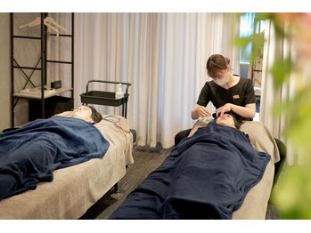 シンク(CINQ)/2名同時施術可。カップル様歓迎