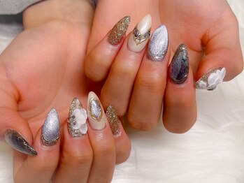 ルアナ(Luana.)/キラキラ成人式ネイル