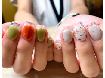 アミュリー ネイル アトリエ(Amury nail atelier)/ちぐはぐ アシメ シンプル 大人