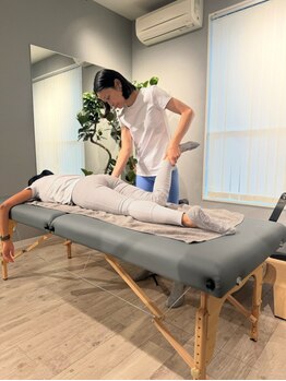 セバス 赤坂見附(SEBAS)の写真/その肩こり、姿勢の悪さが原因かも…。体幹を鍛えることで正しい姿勢に◎肩こりや腰痛を改善に導きます！