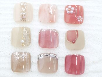 ラグジュアリーネイルズ オオミヤ(Luxury Nails Omiya)の写真/フットコースはフットバス&丁寧ケア付き☆自信のもてる足先に【Footワンカラー新規¥5980/親指アート¥6900】