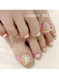 キラキラ雪の結晶フットネイル！