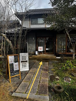 アマテ(Amate)/サロン入口へのご案内3