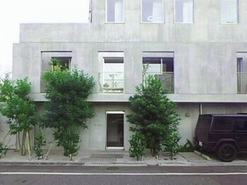 エステプリヴェモロッコ(ESTHE PRIVE MOROCCO)/ビル外観入口