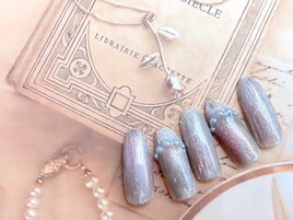 ラメ＆パールでキラキラネイル