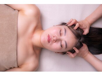 小顔フェイスラボ キュテラ 藤が丘店(小顔 Face Labo. Cutella)/頭のほぐし