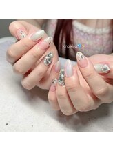 フルール(fleur)/キラキラ宝石ネイル