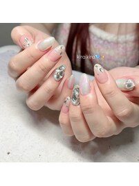 キラキラ宝石ネイル