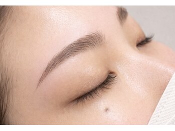 ベリスラッシュ(Bellis Lash)の写真/【お顔の印象は80%眉毛で決まる！】プロのスタイリングで好印象♪貴方に合う理想の眉に