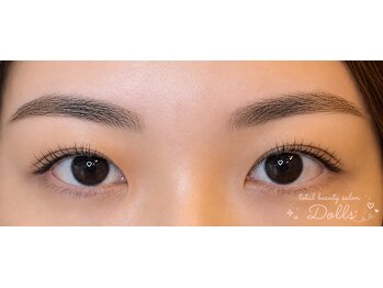 トータルビューティーサロン ドールズ(total beauty salon Dolls)の写真/【アイブロウ×まつげパーマ専門店】デザイン眉毛×束感まつげパーマでかわいい目元★人気NO1メニュー◎