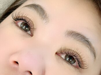 エンヴィバイコスメーア(Envy by Cosmea)/華やかマツエクもLEDでモチ◎