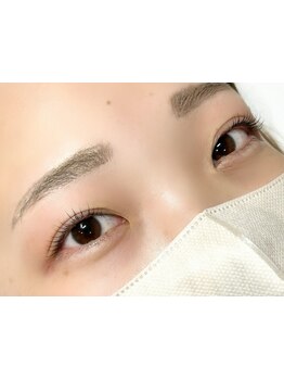 ナチュラル上品な目元にしたい