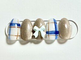 ガーリーチェックネイル