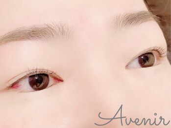アヴィニール 表参道(Avenir)/アイブロウ