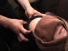 エムエムエムズ リラクゼーション ヴィーナ(MMM‘s RELAXATION VINA)の雰囲気（ドライヘッドスパ力づよい指先で地肌に刺激）