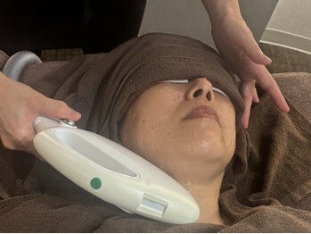 癒し処 くるりの写真/お顔の産毛もスッキリ☆脱毛しながらお肌のトーンUPも叶います♪お顔の脱毛で、毎日の化粧ノリも◎