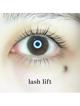 フォーヴリュンヌ(FOVLUNE)/ラッシュリフト