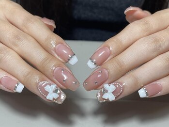 エムワイネイル(MY Nail)/持ち込みやり放題