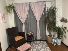 モアニケアラ(More ni Care la)