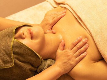 アーヴォ(avvo)/デコルテほぐし