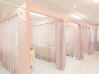 プラチナムドール 京都駅前店(PLATINUMDOLL)/アイブロウ・まつ毛施術スペース