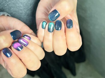 ノラ ミナミアオヤマ(NORA MINAMIAOYAMA)/マグネットネイル