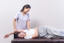 肩こりと腰痛にお悩みの方にリンパマッサージ 骨盤矯正がおすすめの整体 福岡大濠院