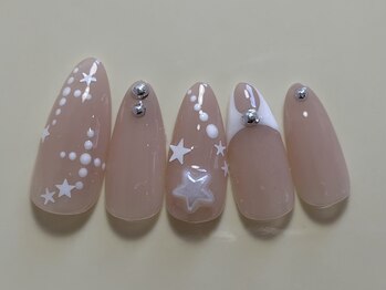 ジェミーネイル シンジュク(Jemiy nail shinjuku)/個性派星ドット白¥9480