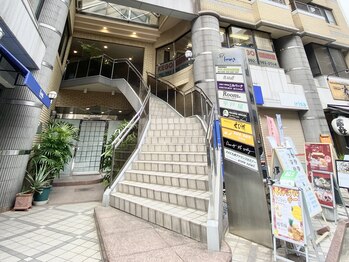 アイブロウアンドアイラッシュ ココ(COCO)/マンション前