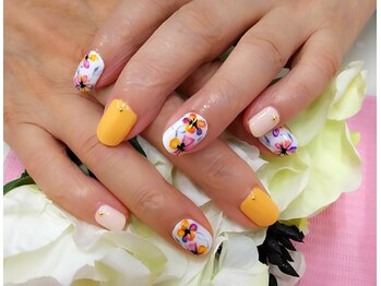 手描きフラワーネイル