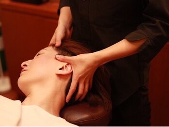 イザナイ(IZANAI)/7.フェイスラインのマッサージ