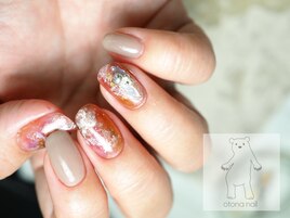 大人グレージュニュアンスネイル