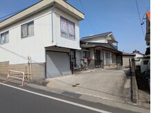 アロゼ/玄関の前が駐車場になっています