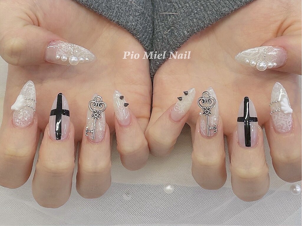 2025年-2026年冬トレンド】クロスネイルのネイルデザイン集｜人気順｜3