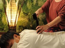 北タイ伝統療法のひとつ【トークセン】木槌の振動で全身解します
