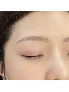 ビューステージ アイブロウサロン 天神/大人アーチ眉