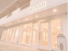 ラッシュ(RLASH)の雰囲気（車はお店の前に4台、店舗裏9台停めて頂けます♪）