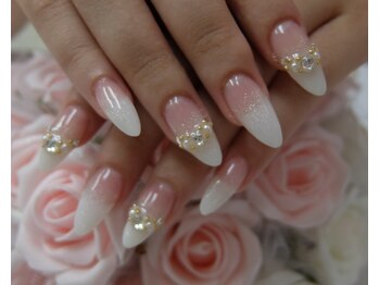 ネイルサロンミキ 横浜(MIKI)/大人気上品パール★大人ビジュー