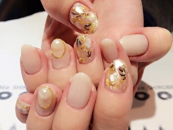 トータルサロン 白べぇーっ プラス/スタッフネイル*