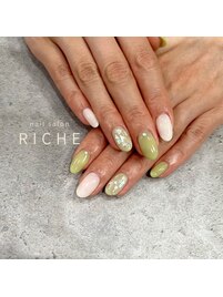 ピスタチオカラー×シェルネイル