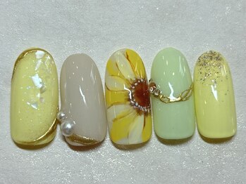 ネイルアンドアイラッシュ ネネ/ひまわり 手書きアート