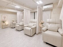 アイモア 吉祥寺店(eye mor.)の雰囲気（ふかふかのリクライニングベットでリラックス★）