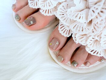 シーン(SHEEN)/大人の春フットネイル